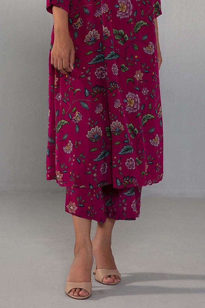 Fuchsia Natural Crepe Printed Kurta Set by Label Shreya Sharma at Pernia's Pop Up Shop