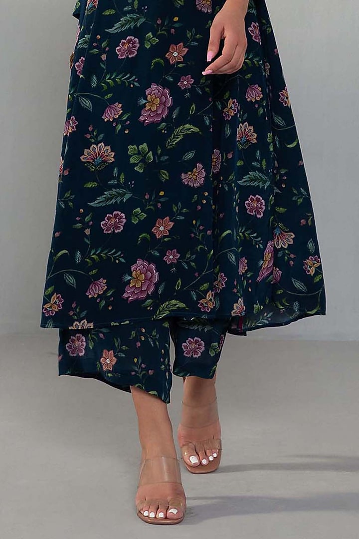 Navy Blue Natural Crepe Printed Kurta Set by Label Shreya Sharma at Pernia's Pop Up Shop