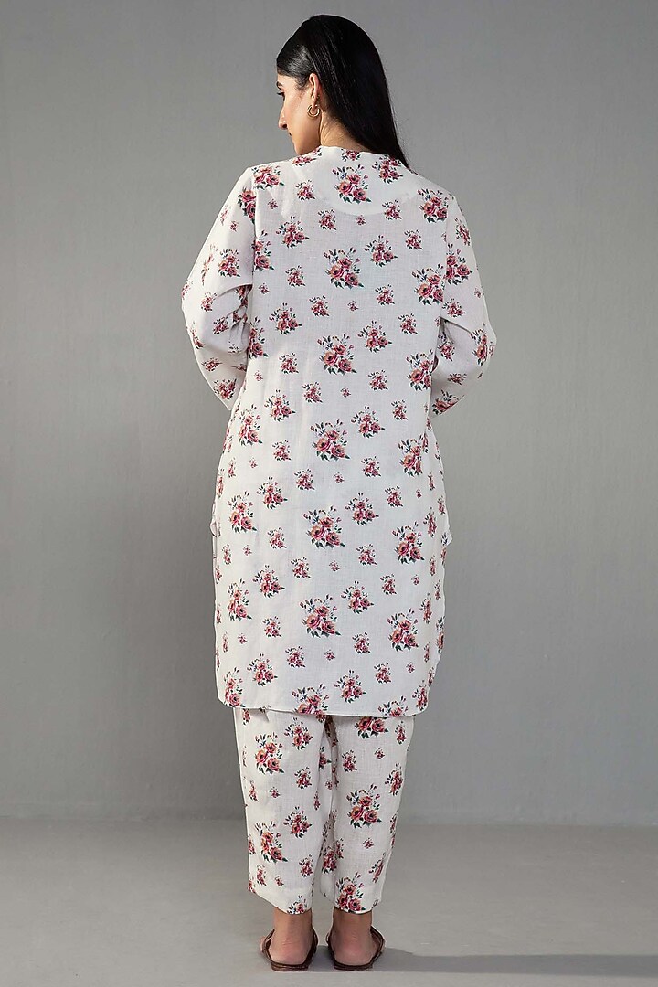 White Linen Printed Kurta Set by Label Shreya Sharma at Pernia's Pop Up Shop
