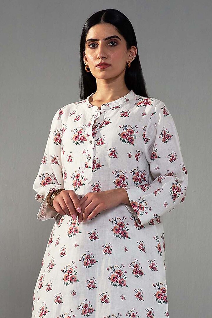 White Linen Printed Kurta Set by Label Shreya Sharma at Pernia's Pop Up Shop