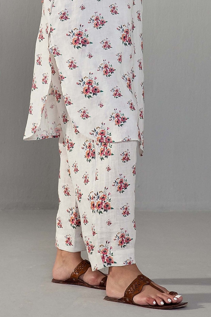 White Linen Printed Kurta Set by Label Shreya Sharma at Pernia's Pop Up Shop
