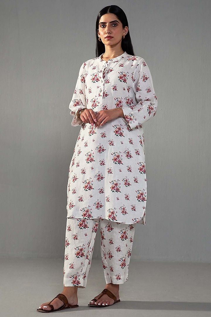 White Linen Printed Kurta Set by Label Shreya Sharma at Pernia's Pop Up Shop