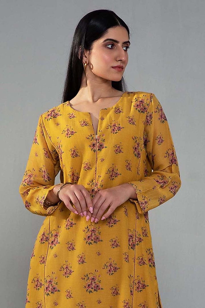 Yellow Chanderi Printed Kurta Set by Label Shreya Sharma at Pernia's Pop Up Shop