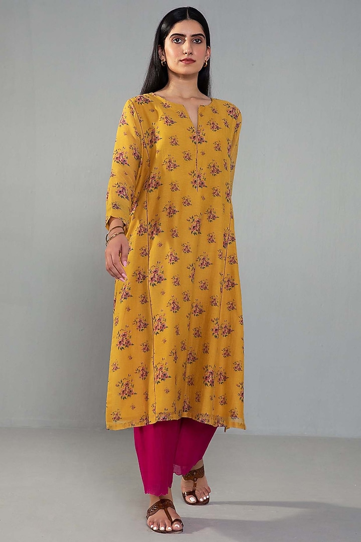 Yellow Chanderi Printed Kurta Set by Label Shreya Sharma at Pernia's Pop Up Shop