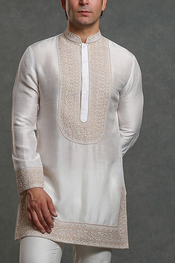 Off-White Dola Silk Thread Embroidered Kurta Set by Line by Shamim Khan at Pernia's Pop Up Shop