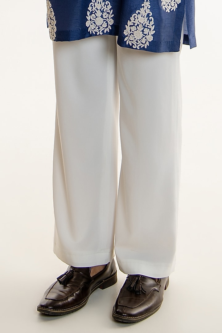 Royal Blue Dola Silk Thread Embroidered Kurta Set by Line by Shamim Khan at Pernia's Pop Up Shop