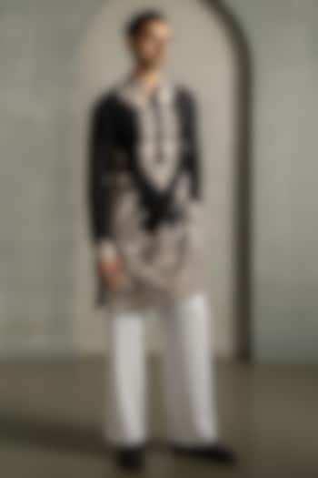 Black Dola Silk Thread Embroidered Kurta Set by Line by Shamim Khan at Pernia's Pop Up Shop