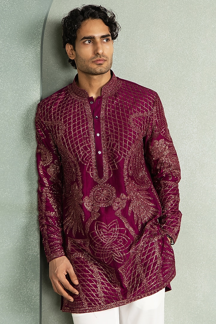 Magenta Dola Silk Thread Embroidered Kurta Set by Line by Shamim Khan at Pernia's Pop Up Shop