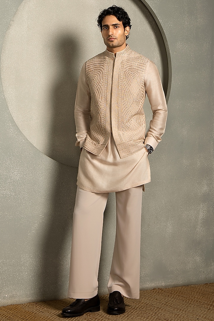 Pastel Rose Pink Dola Silk Thread Embroidered Nehru Jacket Set by Line by Shamim Khan at Pernia's Pop Up Shop