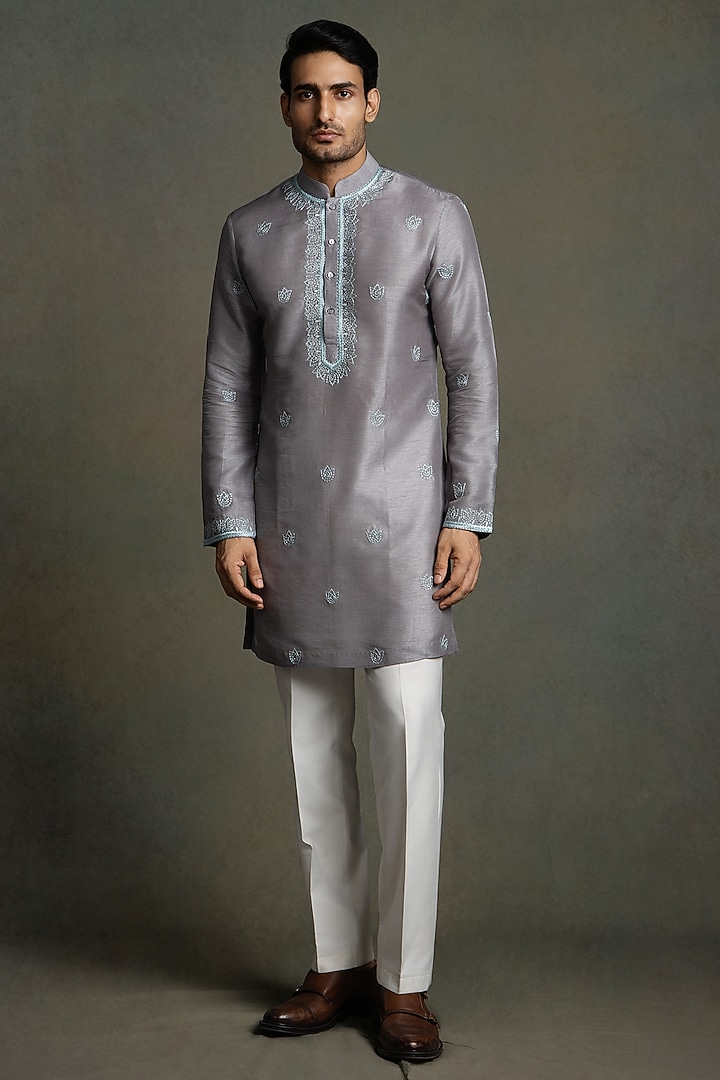 Pastel Grey Dola Silk Thread Embroidered Kurta Set by Line by Shamim Khan at Pernia's Pop Up Shop