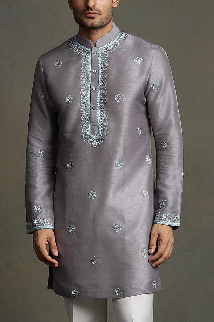 Pastel Grey Dola Silk Thread Embroidered Kurta Set by Line by Shamim Khan at Pernia's Pop Up Shop
