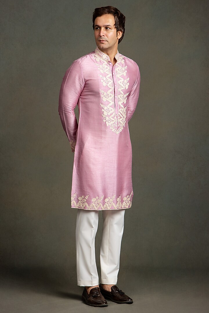 Pastel Pink Dola Silk Thread Embroidered Kurta Set by Line by Shamim Khan at Pernia's Pop Up Shop