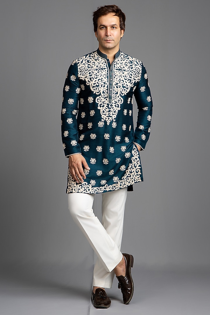 Peacock Green Dola Silk Thread Embroidered Kurta Set by Line by Shamim Khan at Pernia's Pop Up Shop