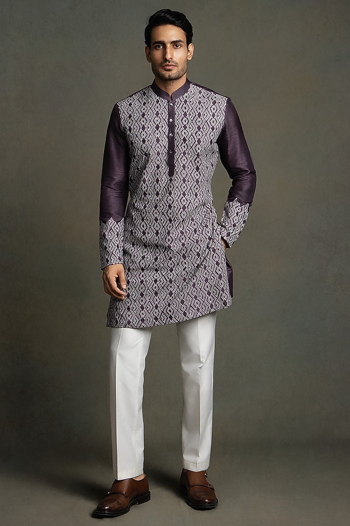 Pastel Violet Dola Silk Thread Embroidered Kurta Set by Line by Shamim Khan at Pernia's Pop Up Shop