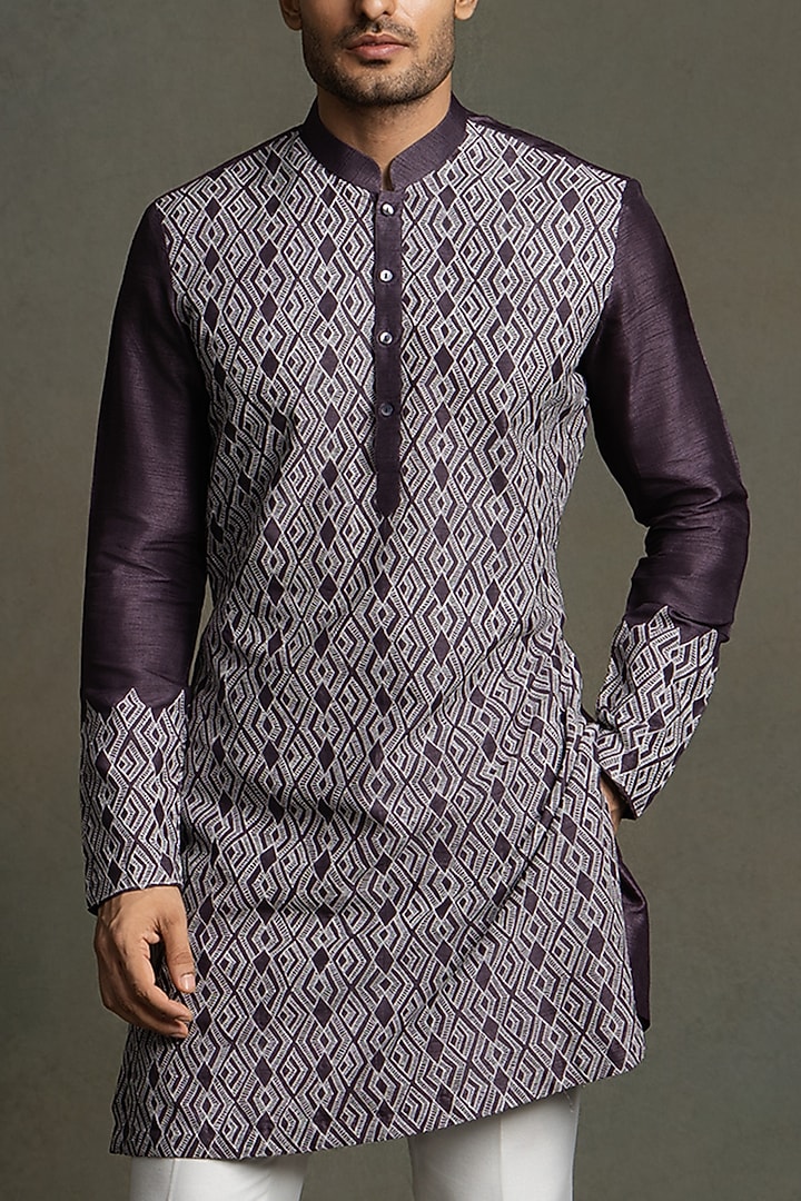 Pastel Violet Dola Silk Thread Embroidered Kurta Set by Line by Shamim Khan at Pernia's Pop Up Shop