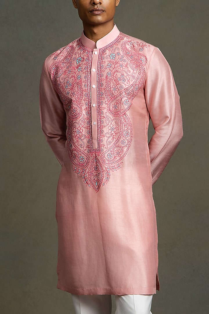 Peach Pink Dola Silk Thread Embroidered Kurta Set by Line by Shamim Khan at Pernia's Pop Up Shop