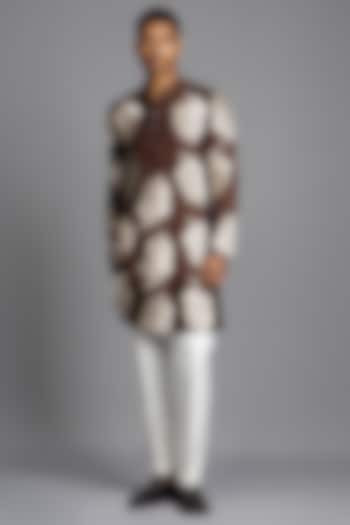 Brown Dola Silk Thread Embroidered Kurta Set by Line by Shamim Khan at Pernia's Pop Up Shop