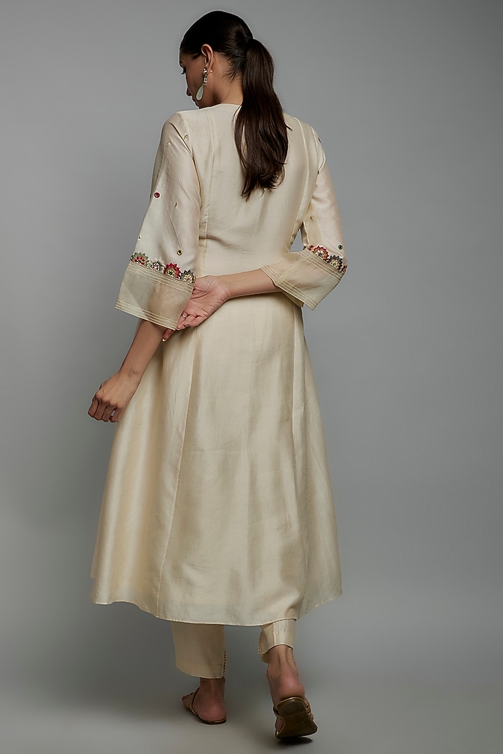 Ivory Chanderi Silk Hand Embroidered Flared Kurta Set by Loka By Veerali Raveshia at Pernia's Pop Up Shop