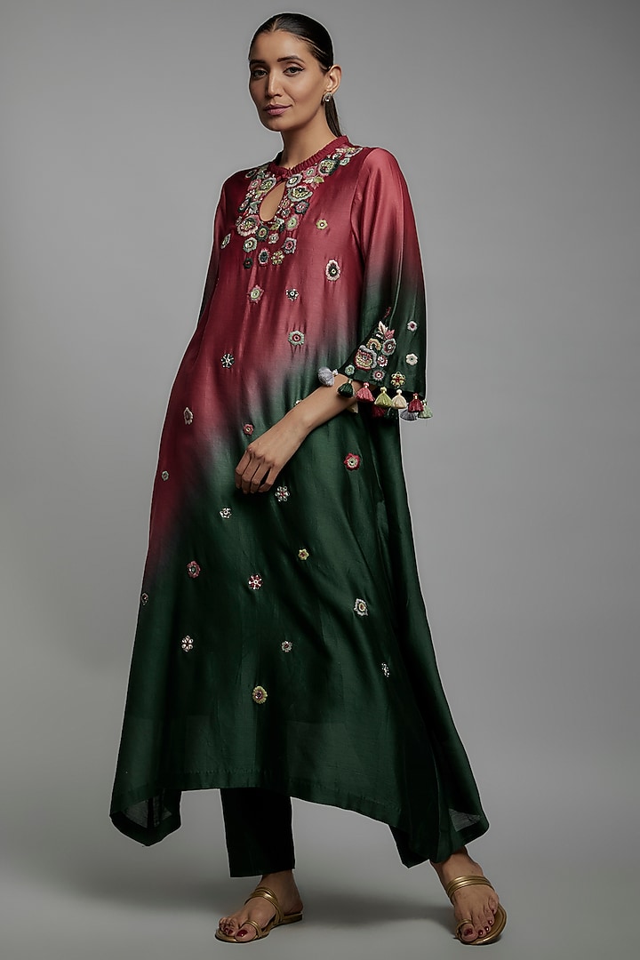 Red & Bottle Green Chanderi Silk Hand Embroidered Kurta Set by Loka By Veerali Raveshia at Pernia's Pop Up Shop