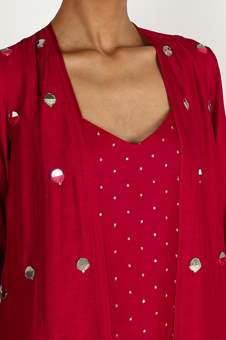 Red Embroidered Tunic Set by Loka By Veerali Raveshia at Pernia's Pop Up Shop