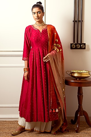 Cadmium Red Chanderi Silk Embroidered Kurta Set by LOKA By Veerali Raveshia
