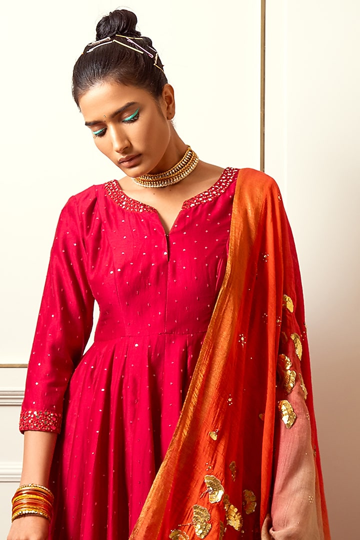 Cadmium Red Chanderi Silk Embroidered Kurta Set by LOKA By Veerali Raveshia at Pernia's Pop Up Shop