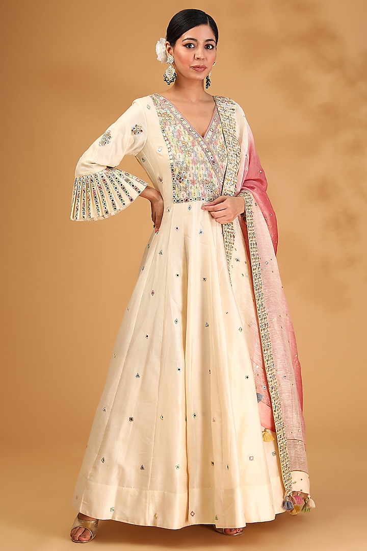 Ivory Chanderi Silk Thread Embroidered Anarkali Set by LOKA By Veerali Raveshia at Pernia's Pop Up Shop