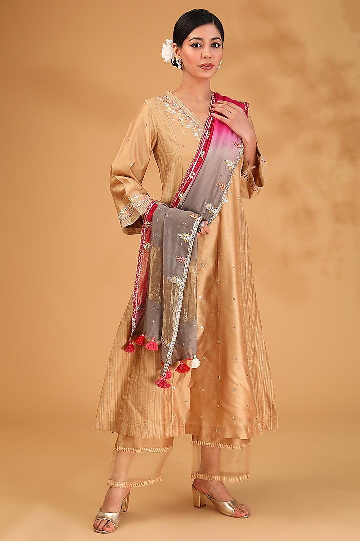 Beige Chanderi Silk Resham Embroidered Kurta Set by LOKA By Veerali Raveshia at Pernia's Pop Up Shop