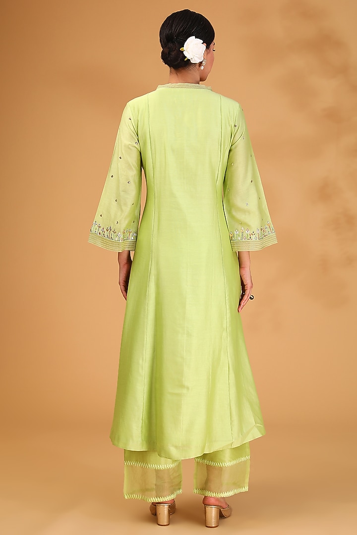 Green Chanderi Silk Resham Embroidered Kurta Set by LOKA By Veerali Raveshia at Pernia's Pop Up Shop