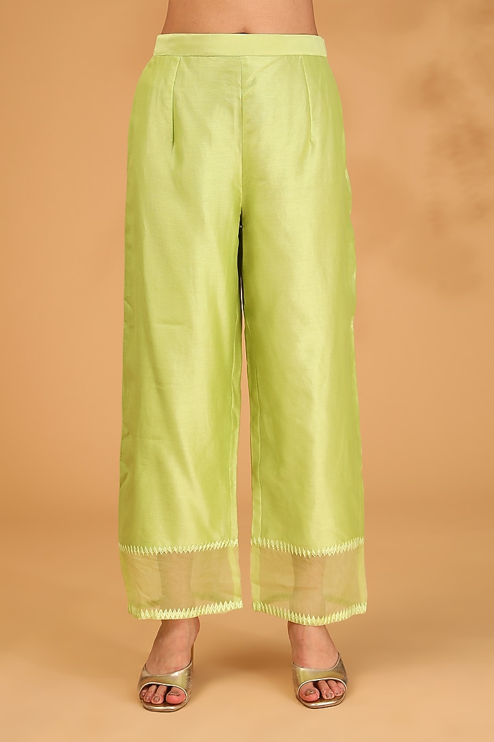 Green Chanderi Silk Resham Embroidered Kurta Set by LOKA By Veerali Raveshia at Pernia's Pop Up Shop