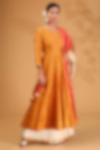 Orange Chanderi Silk Mirror Embroidered Kalidar Kurta Set by LOKA By Veerali Raveshia at Pernia's Pop Up Shop