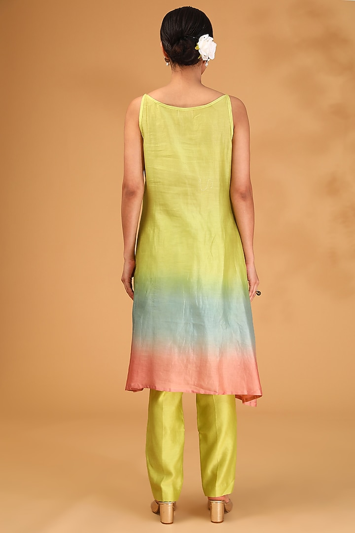 Green Shaded Chanderi Silk Resham Hand Embroidered Kurta Set by LOKA By Veerali Raveshia at Pernia's Pop Up Shop