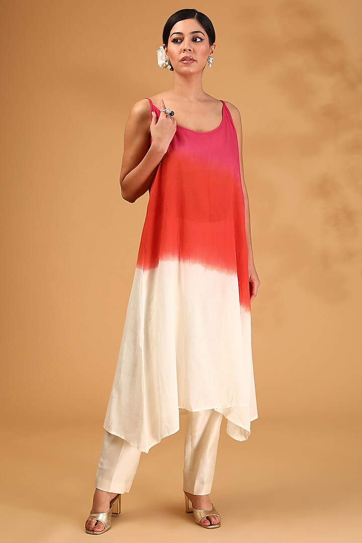 Pink Shaded Chanderi Silk Resham Hand Embroidered Kurta Set by LOKA By Veerali Raveshia at Pernia's Pop Up Shop