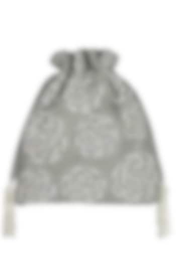 Grey embroidered perla potli bag available only at Pernia's Pop Up Shop.