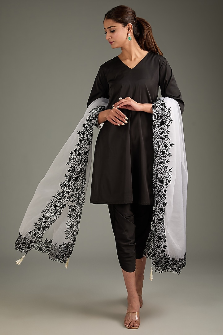 Black Couture Satin & Organza Hand Embroidered Kurta Set by Label Deepshika Agarwal