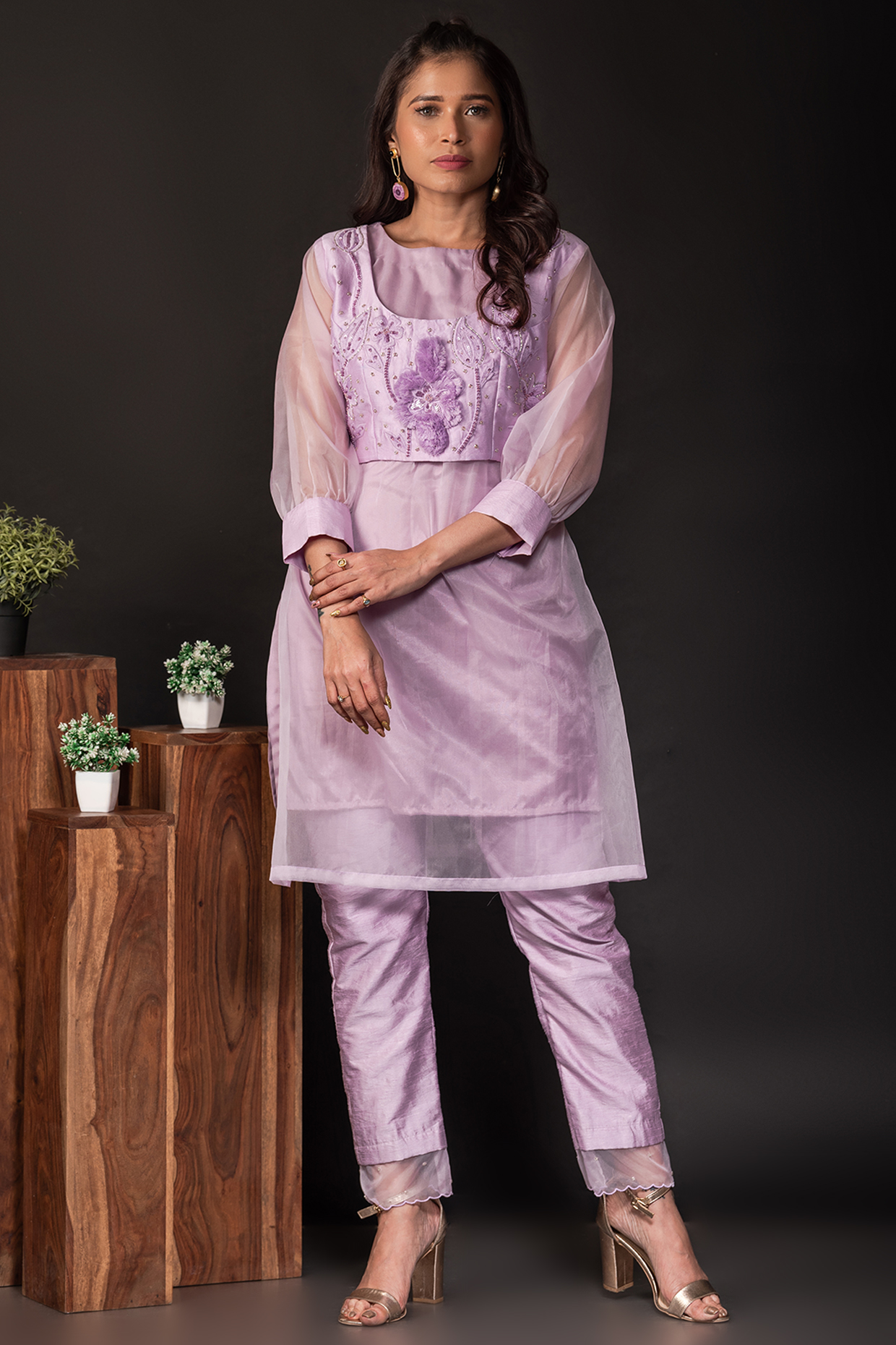 Lavender Hand Embroidered Kurta Set by Label Deepshika Agarwal at Pernia's Pop Up Shop