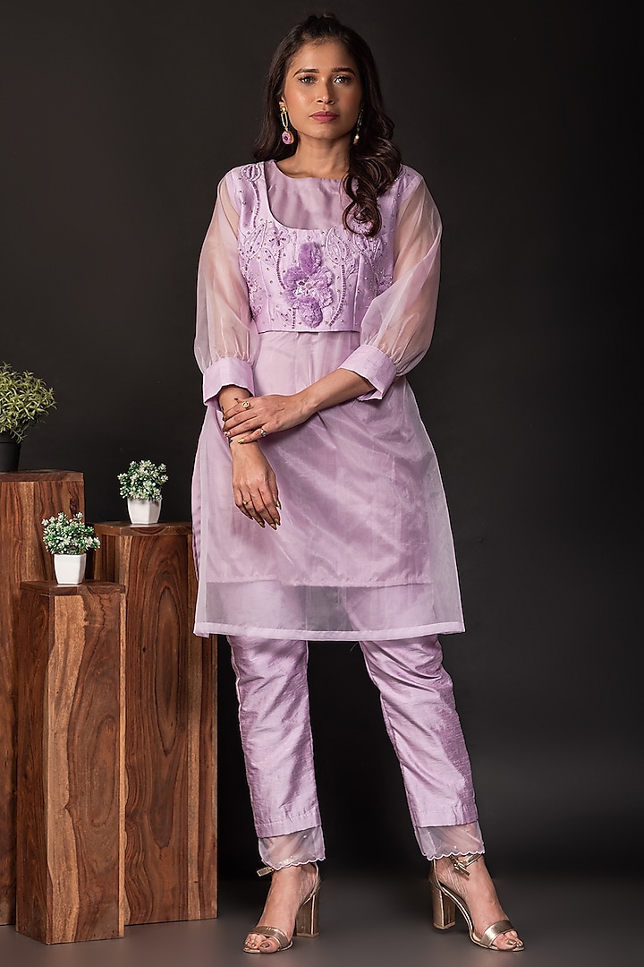 Lavender Hand Embroidered Kurta Set by Label Deepshika Agarwal at Pernia's Pop Up Shop