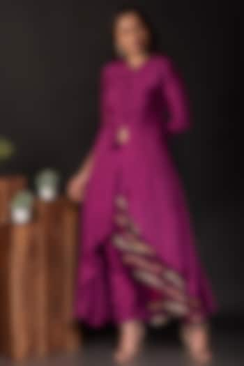 Purple Dola Silk Kurta Set by Label Deepshika Agarwal at Pernia's Pop Up Shop