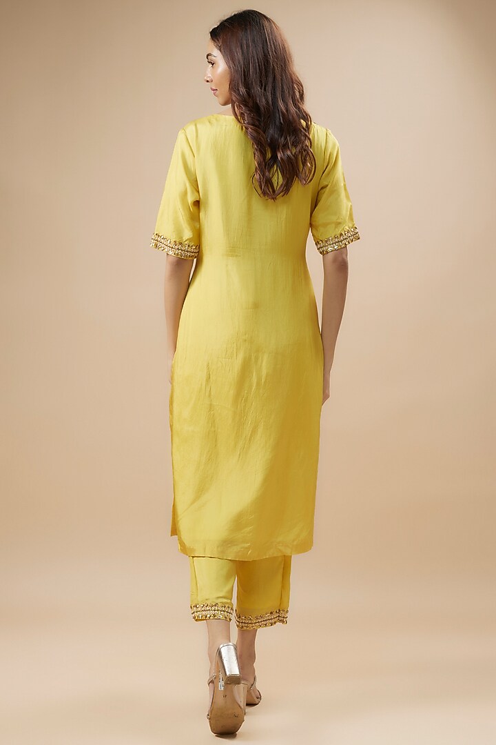 Yellow Couture Silk & Organza Hand Embroidered Kurta Set by Label Deepshika Agarwal at Pernia's Pop Up Shop