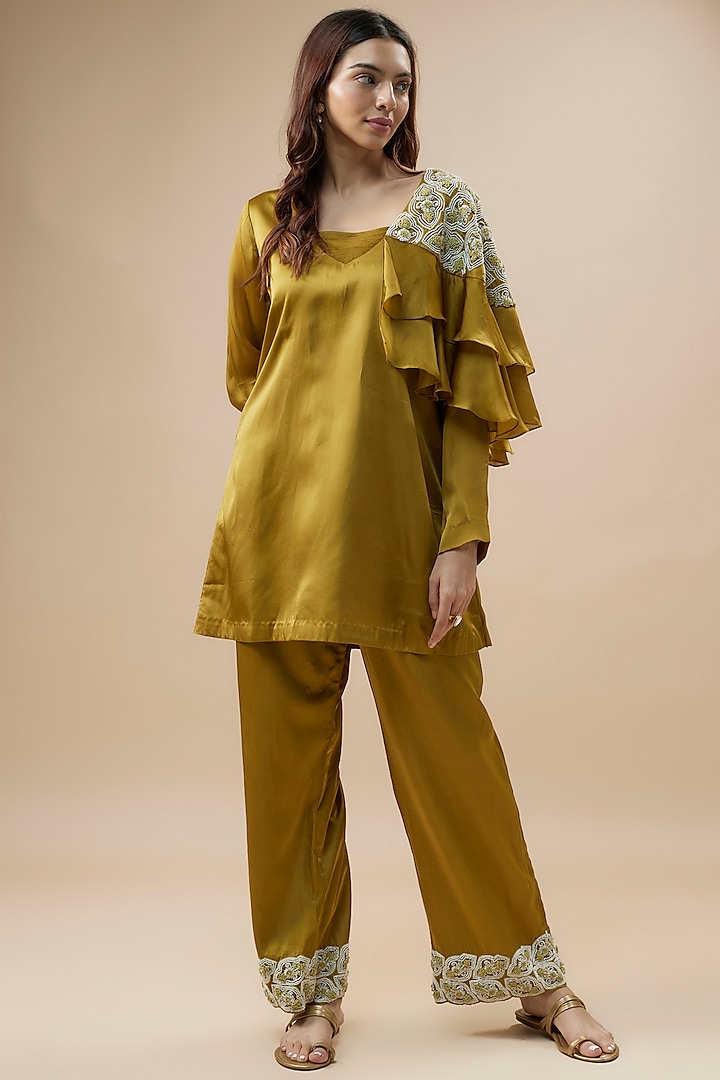 Olive Green Couture Silk Moti Hand Embroidered Kurta Set by Label Deepshika Agarwal at Pernia's Pop Up Shop