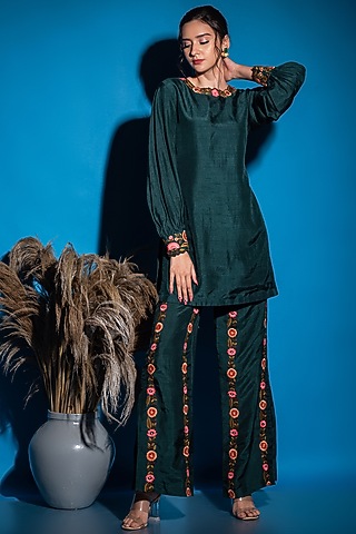 Bottom Green Embroidered Kurta Set by Label Deepshika Agarwal