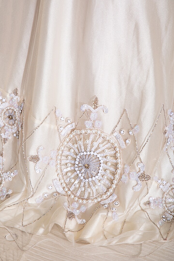 Mellow White Embroidered Wedding Lehenga Set by Label DIVYA JAIN at Pernia's Pop Up Shop