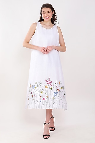 Light Weight White Linen Dress With Richelieu Embroidery Bouquet Of Roses