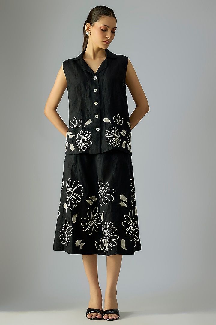 Black Linen Floral Dori Embroidered Skirt Set by Linen Bloom at Pernia's Pop Up Shop