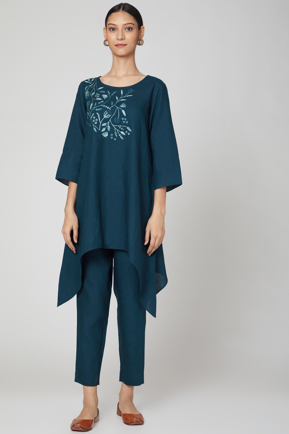 Mint Green Floral Embroidered Tunic (OA-7728)