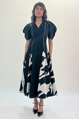 Black & White Cotton Printed Midi Dress by LEH STUDIOS
