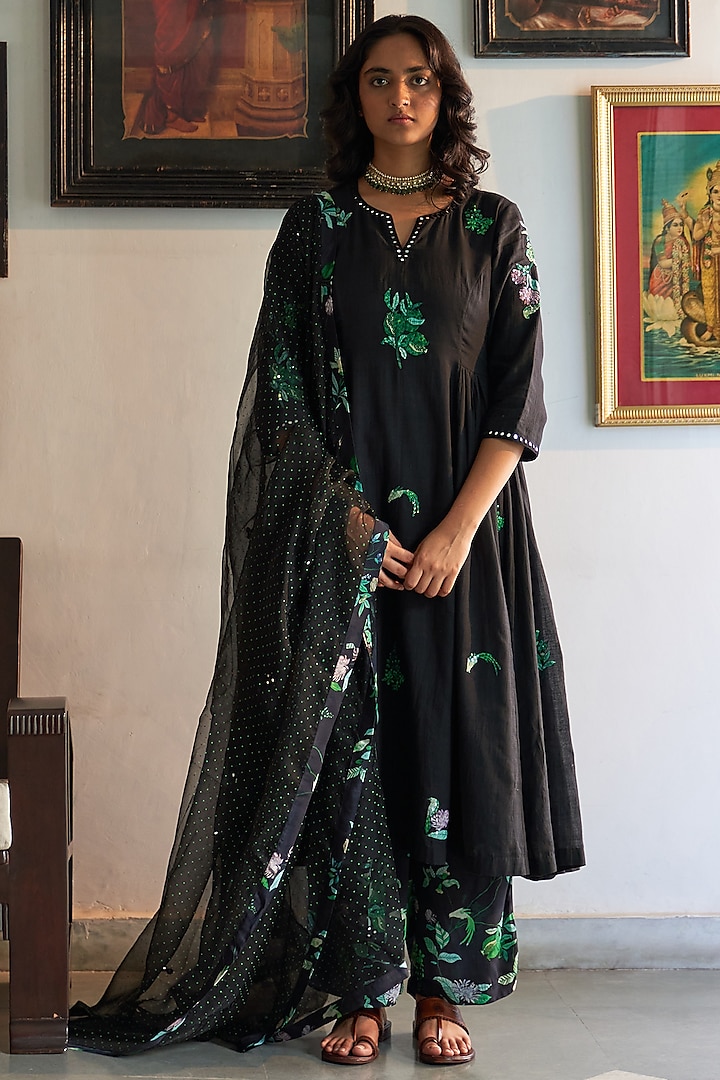 Black Mangalgiri Cotton Applique Embroidered Handwoven Kalidar Kurta Set by Label Earthen Pret