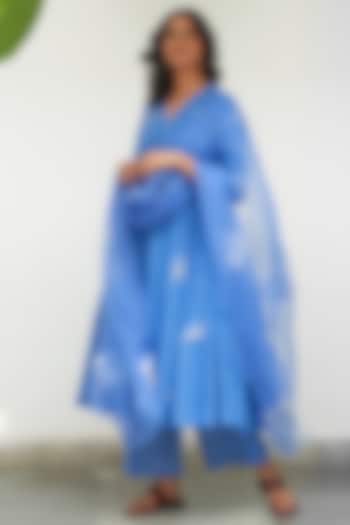 Powder Blue Mangalgiri Cotton Sequins Embroidered Handwoven Kalidar Kurta Set by Label Earthen Pret