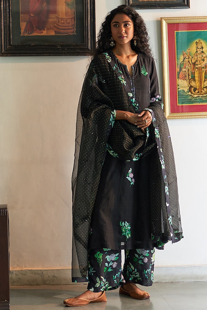 Black Mangalgiri Cotton Sequins Hand Embroidered Kurta Set by Label Earthen Pret