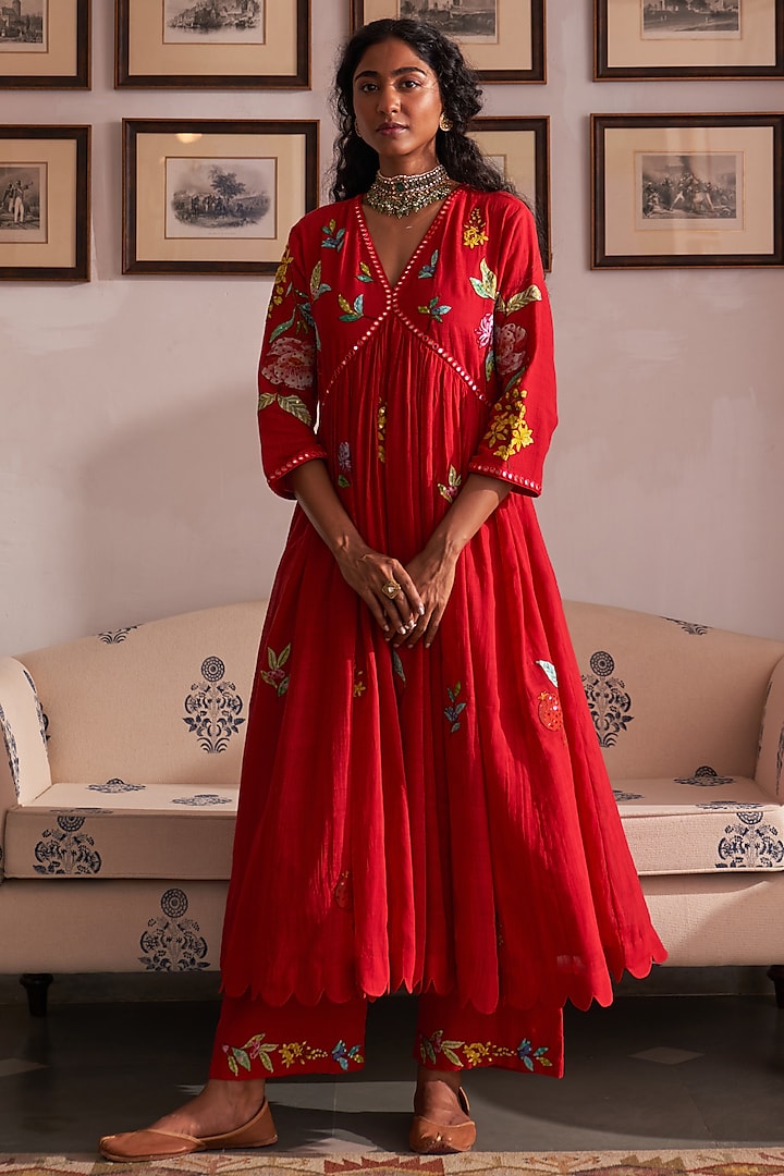 Red Mangalgiri Cotton Applique Hand Embroidered Kalidar Kurta Set by Label Earthen Pret